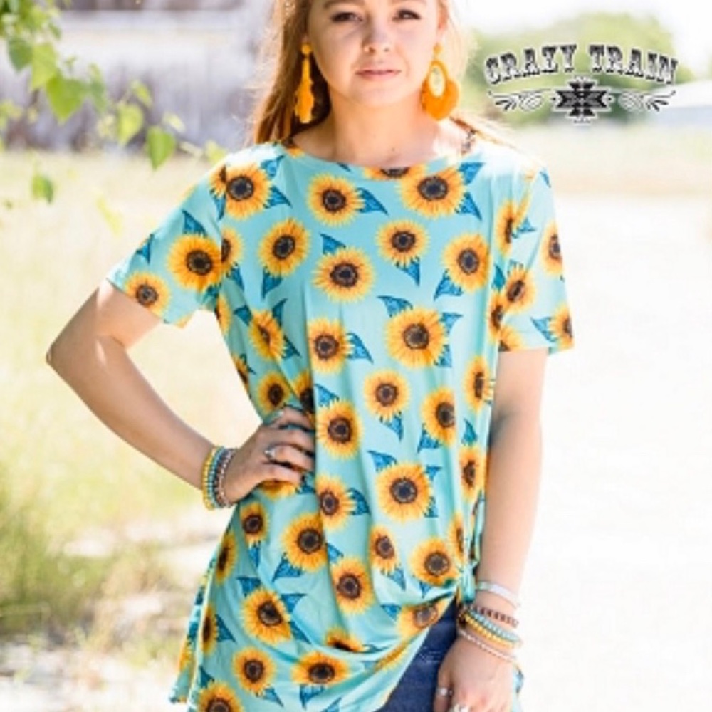 SASSY SUNFLOWER KNOT TOP